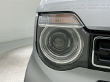 LEDヘッドライトは、点灯の瞬間から最大光量を発揮し、突然暗くなるトンネルなどでの安定感を高めます。