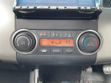 【エアコン】『エアコン装備』の画像になります。暑い夏でも寒い冬でも、車内に快適な空気を届けるので、いつでも快適な車内空間を創り上げます!