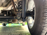 お車を安心してお乗りいただく為には、足回りの定期点検が欠かせません。サービスサポート(有償保証)では無料点検もご提供しており、安心のカーライフをお過ごしいただけるサポート体制が整っています。