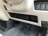 運転席インストポケットには折り畳み傘をそっと忍ばせても