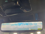 【デジタルインナーミラー】後席の大きな荷物や同乗者で後方が確認しづらい時でも安心!カメラが撮影した車両後方の映像をルームミラー内に表示。クリアな視界で状況の確認が可能です!