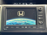 【メーカー純正ナビ】インテリアに溶け込むスタイリッシュな「専用設計」メーカーナビを装備♪視認性や操作性など基本性能にも優れ、より上質なカーライフをお楽しみいただけます。