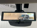 【スマートルームミラー】ルームミラー上に車体後方カメラの映像を映し出すことで車内定員、荷物状況に影響をうけません★