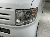 LEDヘッドライトは、点灯の瞬間から最大光量を発揮し、突然暗くなるトンネルなどでの安定感を高めます。