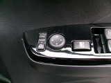 ドアミラーの鏡面の調節、格納は運転席からすべて操作できます!