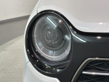 LEDヘッドライトは、点灯の瞬間から最大光量を発揮し、突然暗くなるトンネルなどでの安定感を高めます。