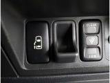 片側電動スライドドア付き