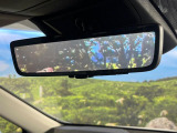 【デジタルインナーミラー】後席の大きな荷物や同乗者で後方が確認しづらい時でも安心!カメラが撮影した車両後方の映像をルームミラー内に表示。クリアな視界で状況の確認が可能です!