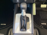 運転席周辺のスマートなレイアウトが、操作のしやすさを実現。快適なドライブをサポートします。