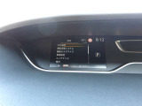 見やすいメーター類  左側のディスプレイには映像や車両情報等を表示 (車両装備のON/OFFも出来ます)