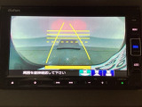 バックでの車庫入れも安心です! リアカメラが付いているバックモニター付のナビを装備しております。操作線もついており距離感も画面から確認できます。