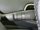 【オートライト】車外の明るさに応じて自動的にライトの点灯・消灯をしてくれます