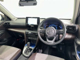運転席まわりです。 各操作スイッチは使いやすい位置に配置されてます。