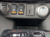運転席、助手席にシートヒーター装備。冬場の寒い時に座面を温めてくれます。