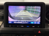 バックモニター付きで、車庫入れやバック時の後方確認をサポート。