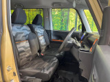 運転席シート廻りは使用感も少なく、良好な状態となっています。丁寧に使われていたことがよくわかりますね。
