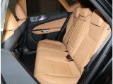 L-TEXシート。高級感ある内装で運転をより快適にします。