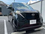 LEDヘッドライトはハロゲンランプの約2倍の光量で明るく遠くを照らし、夜間走行時の視認性を高めます。さらに長寿命や省電力、スタイリッシュな印象も際立たせます。