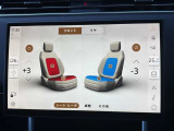 【シートヒーター&ベンチレーション付き20way電動調節シート】フロントにはシートヒーターやベンチレーションが付いておりますので快適にお乗りいただけます。