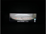 フロントビューカメラが捉えた映像は、車両前方だけでなく、運転席からは見えない左右のエリアもしっかり確認可能。視界を広げ、安全性を向上させます。