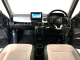 【前方視界】開放的な前方視界!運転がしやすく疲れにくいです♪窓が大きく、見通しがとっても良いおクルマですよ♪