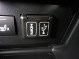 スマホやタブレットの充電ができます♪