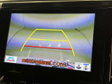 後方の見える安心をお届けするバックガイドモニター付:バックするときのアシストラインもあって楽々バック!車庫入れや縦列駐車をサポートし、苦手な駐車も安心です!今やもう手放せない装備ですネ♪