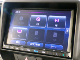 CD、DVD、Bluetooth、AM、FM、スマートフォン接続ができます。