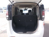 トランクには荷物もたくさん載せれます。