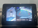 前後左右4つのカメラで、上から見たような映像をお届け、駐車時も安心、アラウンドビューモニター付(肉眼では確認し辛い左前の映像に切り替えることも可能です)。