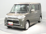 【冬道の安心感】雪道も心強いお車です。乗車前に車内を温められる便利な機能を備え、毎日のお出かけを優しく支える相棒として活躍します。