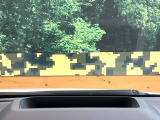 【ヘッドアップディスプレイ】現在の速度や走行情報をデジタル表示で運転席前方のガラスに投影!運転中、目線をずらさず必要な情報を確認できるのでとっても便利で安心!