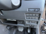 運転席右側に各種スイッチがあります!