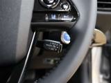 レーダークルーズコントロール(全車速追従機能付)付きです。車速に応じて追従支援してくれるので、ロングドライブも快適です。詳細は販売店スタッフまでおたずねください。