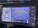 パノラミックビューモニターを装備。駐車場や交差点でクルマを真上から見るように周囲を確認できます。機能の詳細は販売店スタッフまでおたずねください。