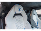 Q-citura on roof, door panel - CONTRAST COLOR