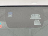 【スマートブレーキサポート】走行中に前方の車両等を認識し、衝突しそうな時は警報とブレーキで衝突回避と被害軽減をアシスト。より安全にドライブをお楽しみいただけます。