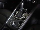 電動パーキングブレーキ・ブレーキホールドを装備してます。ホールド機能は信号待ちが多い一般道で疲労軽減になり、大好評です!