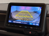 【バックカメラ】リバースにするだけで映ります、後方の安全確認や、狭い駐車場での車庫入れ、雨の日や夜間など視界の悪い時に便利です!安全にバックする為には欠かせない装備です。