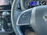 手元のスイッチでオーディオ操作出来ます☆視線をずらさなくて良いので安全運転にも一役かっていますね♪