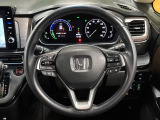 【純正革巻きステアリング】上質な革を使用することで、手にしっかり馴染みとても運転しやすいハンドルです♪