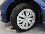 タイヤサイズは185/60R15です。溝も5mm程度残っております。