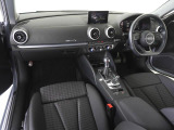 Audiのインテリアはエクステリア同様、優れたデザイン性とクオリティ、そして機能性を兼ね備えております。
