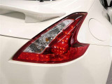LEDテールライトです。省電力、高輝度のLEDは明るく照らすので夜間運転時の視認性を高めます。スタイリッシュな見た目で細かいところもこだわりたいあなたに!