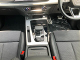 Audiのインテリアはエクステリア同様、優れたデザイン性とクオリティ、そして機能性を兼ね備えております。