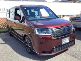 自社整備工場で点検整備をおこなってからお渡ししています。車検が残っている場合は『12ヶ月点検整備』を、車検整備付きの場合は『車検整備』をおこないます。整備費用は車両本体価格に含まれています。
