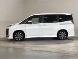 両側パワースライドドア付きだから、狭い駐車スペースなどでの 乗り降りラクラク!小さなお子さまのいるご家庭には嬉しい装備。