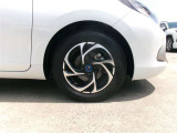 15インチモデリスタ製アルミホイール。路面に近いホイール部分は特に目立ちますし、車のイメージも大きく変わりますよ!