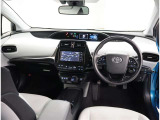 オシャレなインテリアで運転する気分も盛り上がりますよね^^