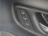 ◆ドライビングポジションシステム◆Hondaスマートキー、DRIVER1・DRIVER2のそれぞれにシート位置を記憶でき、乗車時に使用キーを判別して自動で調整を行います。